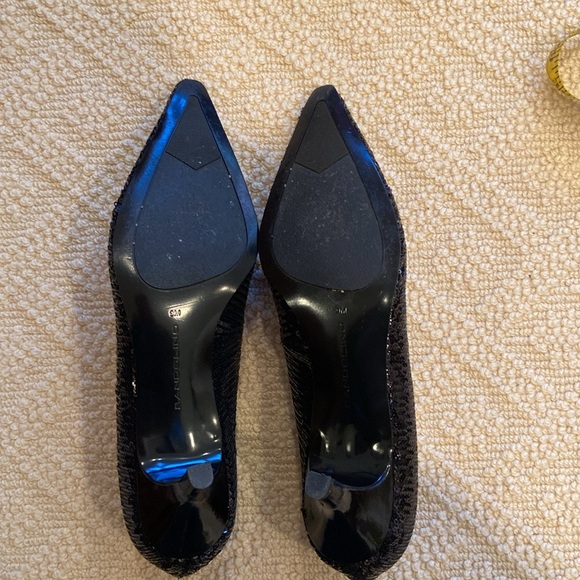 Stunning Sequined Black Dress Pumps - Picture 3 of 5
